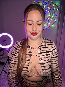 AlisaWhite online show from 03.13.25