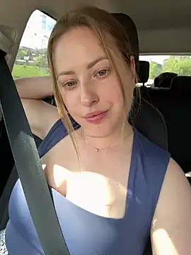 Snapshot of AlisaWhite chatting on 04.18.26 AlisaWhite online show from 04.18.26