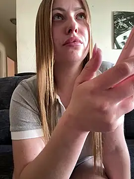 Snapshot of AlisaWhite chatting on 05.05.26 AlisaWhite online show from 05.05.26
