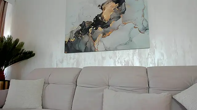 TiffanyHouston  online show from 01.30.25