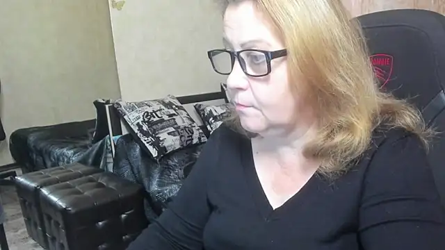 Frau Marta online show from 11.04.25