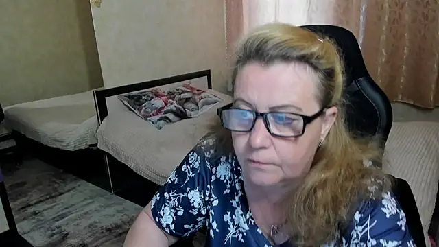 Snapshot of Frau_Marta chatting on 05.22.26 Frau Marta online show from 05.22.26