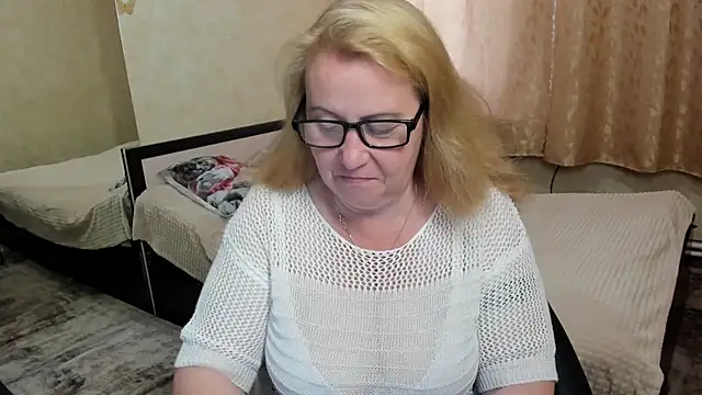 Snapshot of Frau_Marta chatting on 05.28.26 Frau Marta online show from 05.28.26