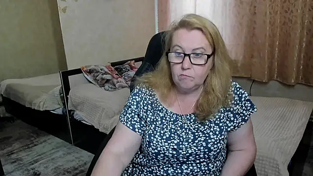 Snapshot of Frau_Marta chatting on 06.02.26 Frau Marta online show from 06.02.26
