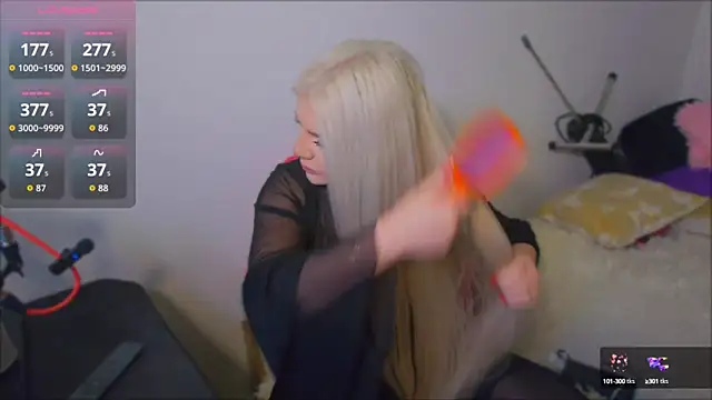 Snapshot of ParadiseRose chatting on 10.10.25 ParadiseRose online show from 10.10.25