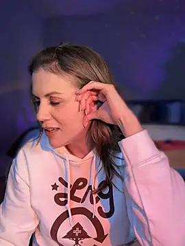 MaiseKnox online show from 12.07.24