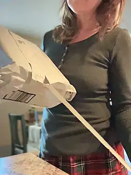 MaiseKnox online show from 12.12.24