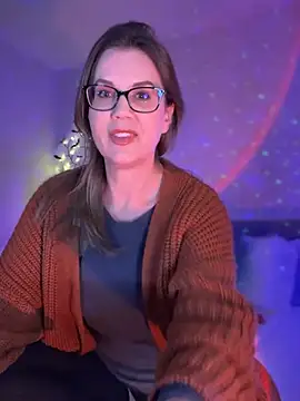 MaiseKnox online show from 02.26.25