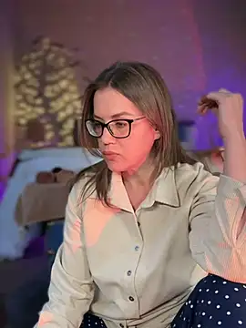 MaiseKnox online show from 03.16.25