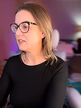 MaiseKnox online show from 02.18.26