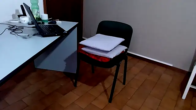 Miss-Mikaele online show from 12.05.25