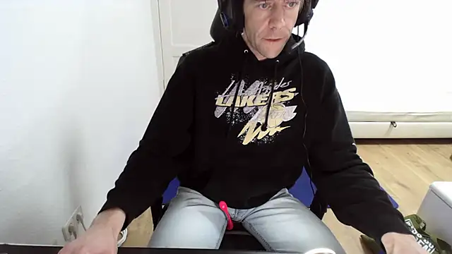 Snapshot of fit_ass_2021 chatting on 02.25.25 fit ass 2021 online show from 02.25.25