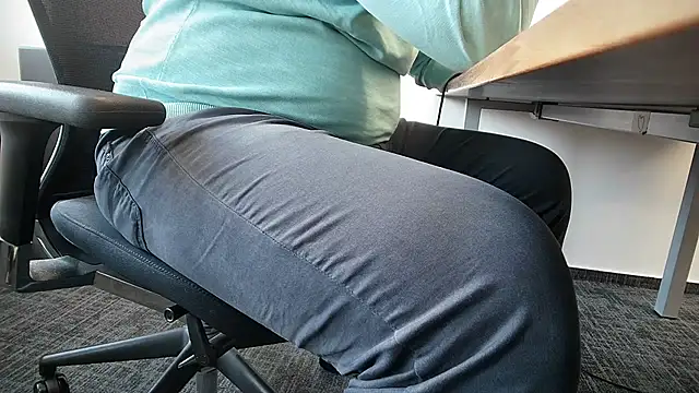 Snapshot of 69bezfleku chatting on 11.11.25 69bezfleku online show from 11.11.25