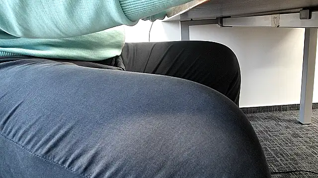 Snapshot of 69bezfleku chatting on 11.12.25 69bezfleku online show from 11.12.25