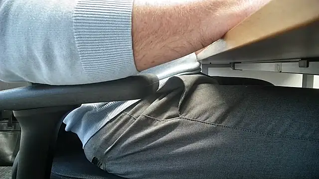 Snapshot of 69bezfleku chatting on 12.17.25 69bezfleku online show from 12.17.25