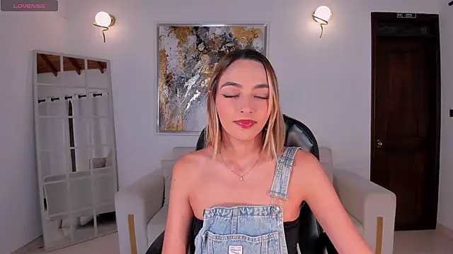 Snapshot of MelissaMoore_ chatting on 04.19.26 MelissaMoore online show from 04.19.26