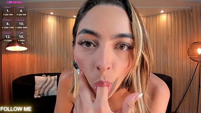 Snapshot of MelissaMoore_ chatting on 04.30.26 MelissaMoore online show from 04.30.26