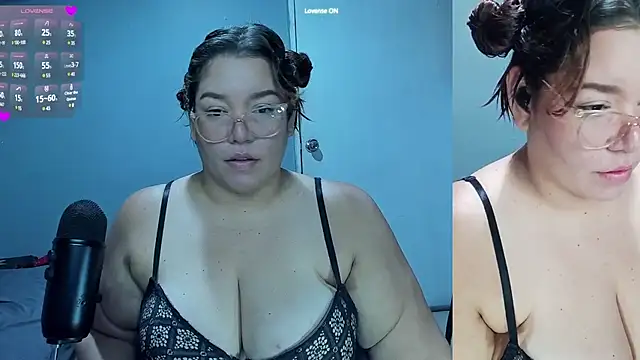 Snapshot of Johana_bbw chatting on 02.18.25 Johana bbw online show from 02.18.25
