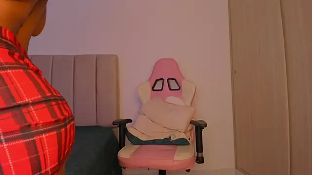 isa bunny online show from 04.14.26