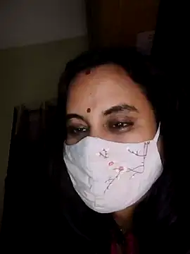 Snapshot of Sheela-Bhabi chatting on 01.05.25 Sheela-Bhabi online show from 01.05.25