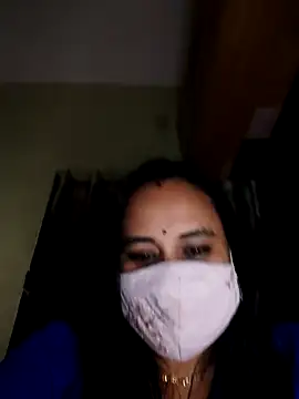 Snapshot of Sheela-Bhabi chatting on 02.11.25 Sheela-Bhabi online show from 02.11.25