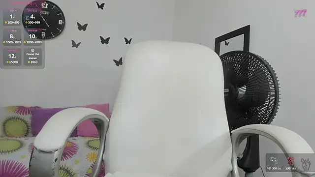 Snapshot of stepmother_105 chatting on 05.31.26 stepmother 105 online show from 05.31.26