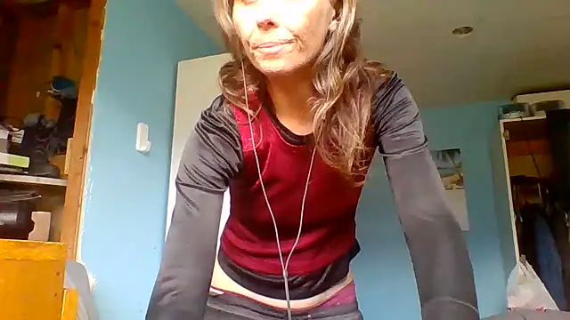 Snapshot of SexyRach75 chatting on 07.25.26 SexyRach75 online show from 07.25.26
