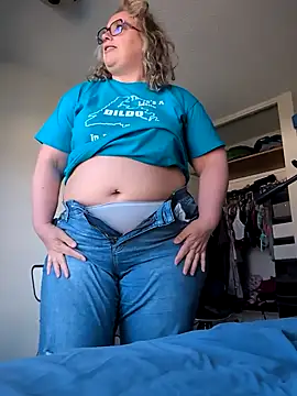 Snapshot of Canadian_BBW chatting on 04.08.26 Canadian BBW online show from 04.08.26
