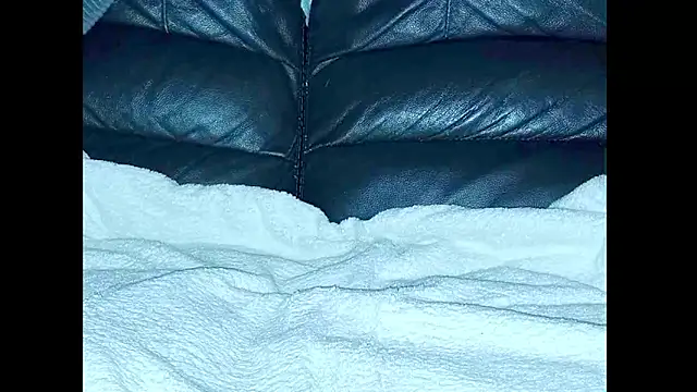 Snapshot of hairyuncut00 chatting on 06.20.26 hairyuncut00 online show from 06.20.26