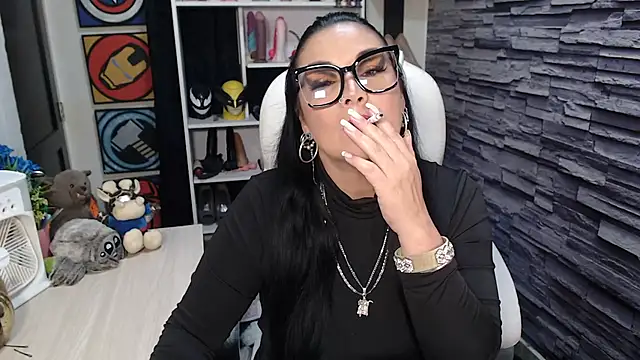 Snapshot of Cruela_deviil chatting on 08.09.26 Cruela deviil online show from 08.09.26