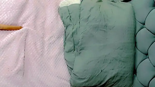 Snapshot of Imannejulienne chatting on 03.01.26 Imannejulienne online show from 03.01.26