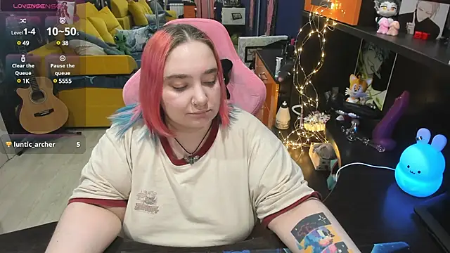 Softie Sofy online show from 02.28.25