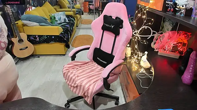 Softie Sofy online show from 03.19.25