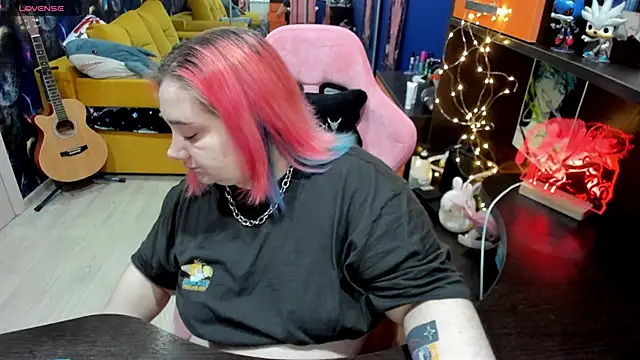 Softie Sofy online show from 03.22.25