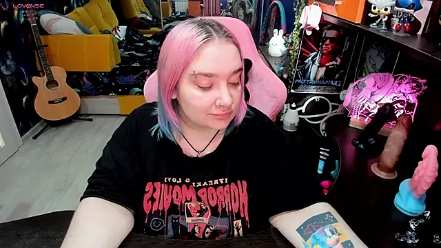 Softie Sofy online show from 09.19.25