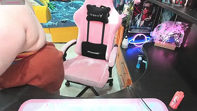 Softie Sofy online show from 10.16.25