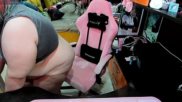 Softie Sofy online show from 04.14.26