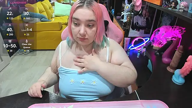 Snapshot of Softie_Sofy chatting on 05.16.26 Softie Sofy online show from 05.16.26