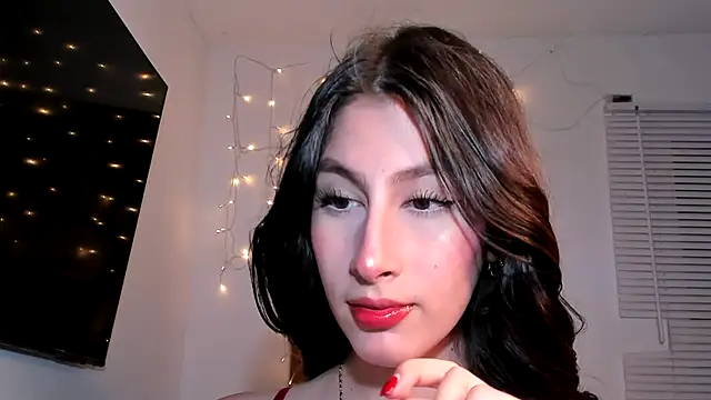 Snapshot of valeria_gonzales_ chatting on 12.22.24 valeria gonzales online show from 12.22.24