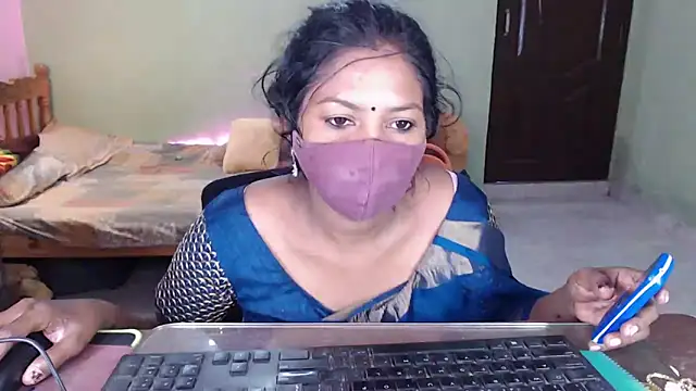 Snapshot of Novapol chatting on 04.30.26 Novapol online show from 04.30.26