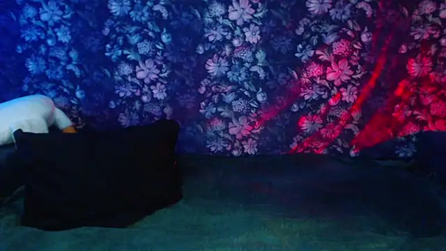 ViollinaLove online show from 11.25.25