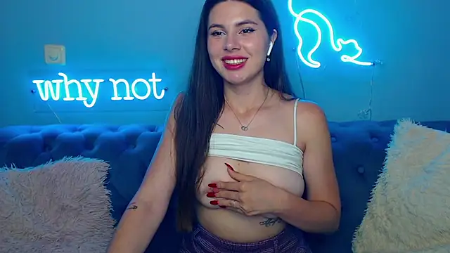 Snapshot of ViollinaLove chatting on 06.21.26 ViollinaLove online show from 06.21.26