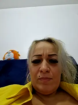 Snapshot of Ruxy42ETT chatting on 01.04.25 Ruxy42ETT online show from 01.04.25