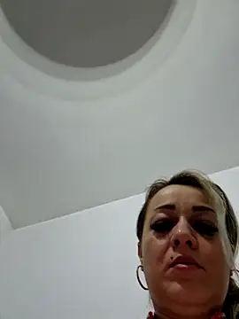 Snapshot of Ruxy42ETT chatting on 01.28.25 Ruxy42ETT online show from 01.28.25