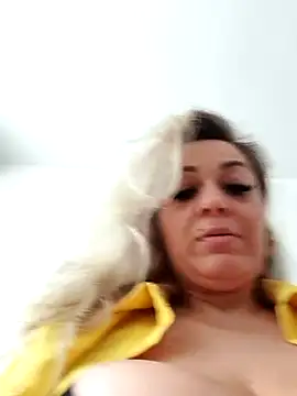 Snapshot of Ruxy42ETT chatting on 03.04.25 Ruxy42ETT online show from 03.04.25