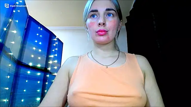 Snapshot of miaa_sunn chatting on 12.24.24 miaa sunn online show from 12.24.24