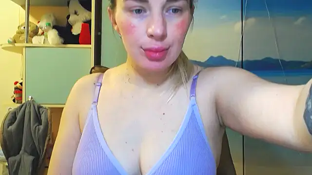 Snapshot of miaa_sunn chatting on 11.14.25 miaa sunn online show from 11.14.25