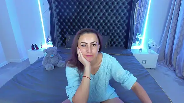 Snapshot of Rebecca_Diamond chatting on 11.02.25 Rebecca Diamond online show from 11.02.25