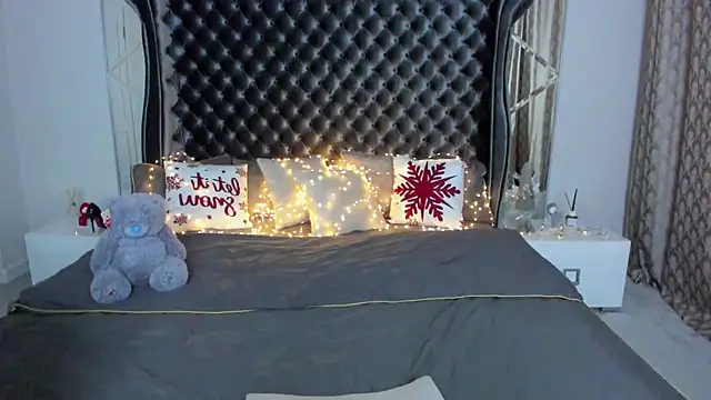 Snapshot of Rebecca_Diamond chatting on 01.08.26 Rebecca Diamond online show from 01.08.26