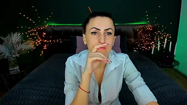 Snapshot of Rebecca_Diamond chatting on 02.12.26 Rebecca Diamond online show from 02.12.26